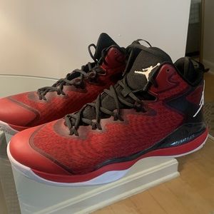 Air Jordan flight plate mens size 12   Perfect Condition- almost new. Excellent